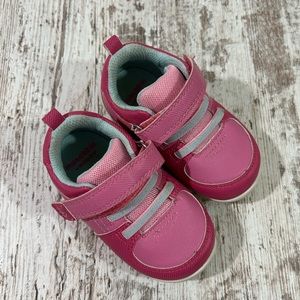 Toddler Munchkin by Stride Rite walking shoes pink Velcro size 5M MKF19116